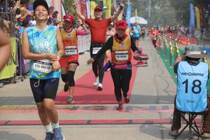 BIB: 40322, 46203, 48028
                            <button type="button" onclick="openModal(8249062)" class="btn btn-primary btn-sm float-right btn-popup" data-toggle="modal" data-target=".modal-high-quality">
                        <i class="fas fa-shopping-cart"></i> Add to Cart
                    </button>
                                            <button type="button" onclick="isThisMe(8249062, true)" class="btn btn-success btn-sm float-right btn-popup btn-isme hidden" data-toggle="tooltip" data-placement="bottom" title="นี่คือรูปของคุณใช่ไหม คลิกที่นี่เพื่อเอาเข้าอัลบั้ม">
                        <i class="fas fa-plus"></i> Add to album
                    </button>
                    <button type="button" onclick="isThisMe(8249062, false)" class="btn btn-warning btn-sm float-right btn-popup btn-isnotme hidden">
                        <i class="fas fa-ban"></i> Remove from album
                    </button>